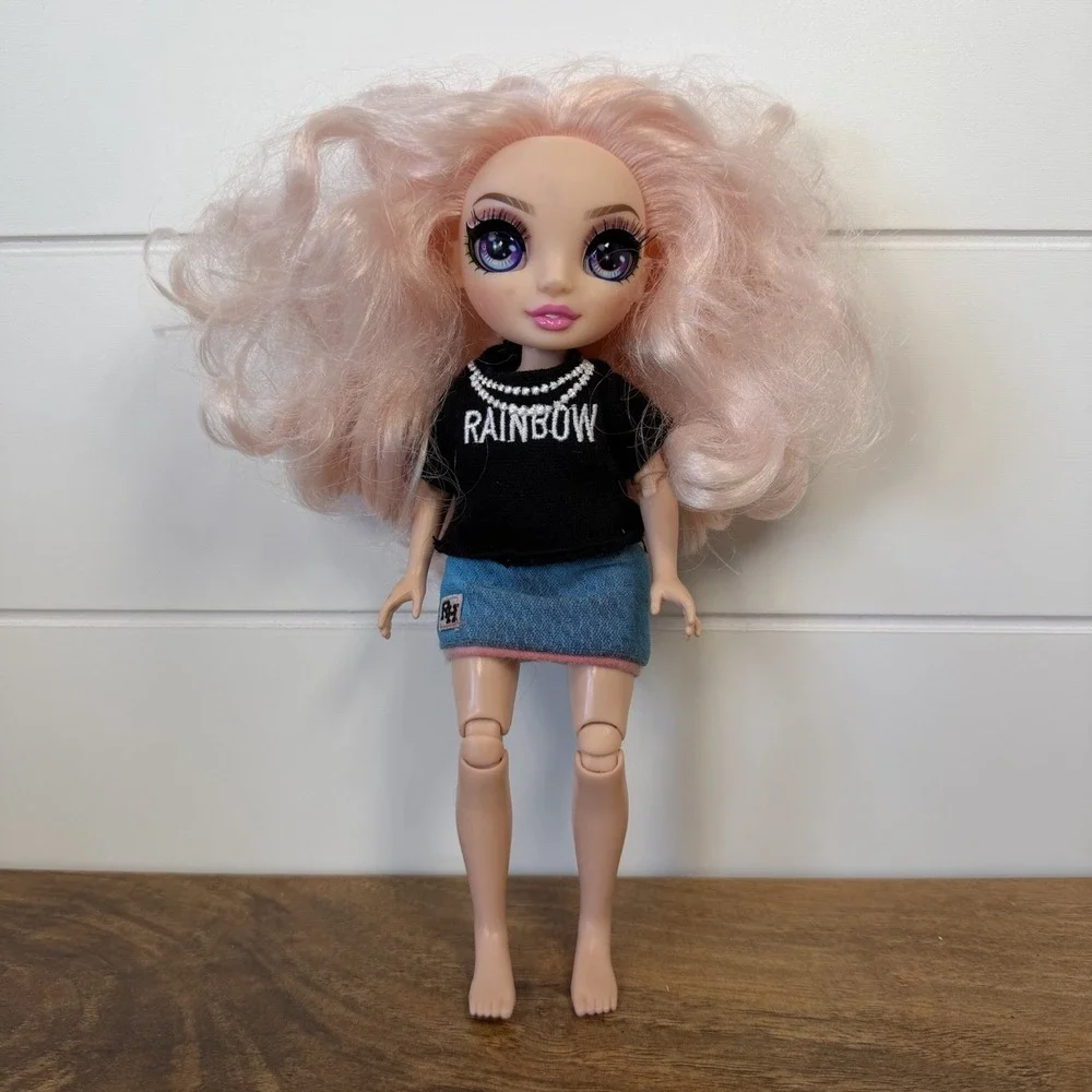 Rainbow High Costume Ball Bella Parker Dressed Articulated Doll